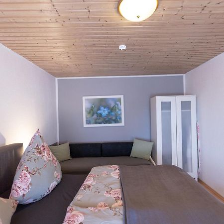 Ferienwohnung ELW, sep. Eingang, überdachte Terrasse, nähe Backnang Althutte Exterior foto