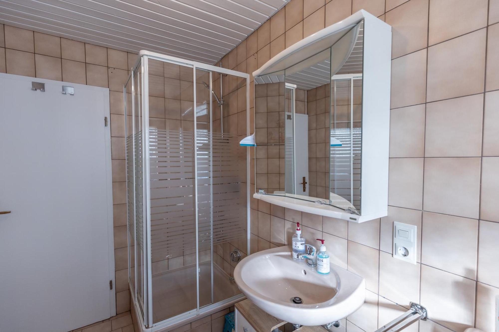 Ferienwohnung ELW, sep. Eingang, überdachte Terrasse, nähe Backnang Althutte Exterior foto